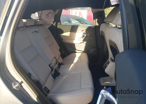 2025 BMW X1 xDrive28I z USA, uszkodzony, nr VIN WBX73EF02S5092828